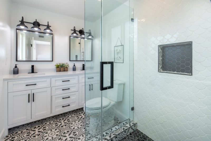 Bathroom Vanity vs Bathroom Cabinet - Is There a Difference?